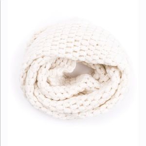 Quinn cashmere Infinity scarf